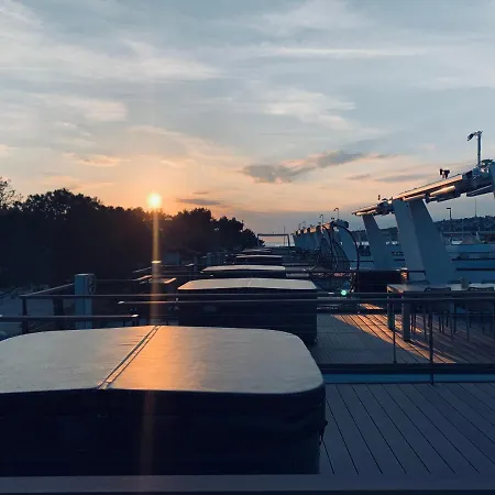 Počitniška hiša Maritime Deluxe *