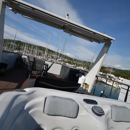 Počitniška hiša Maritime Deluxe